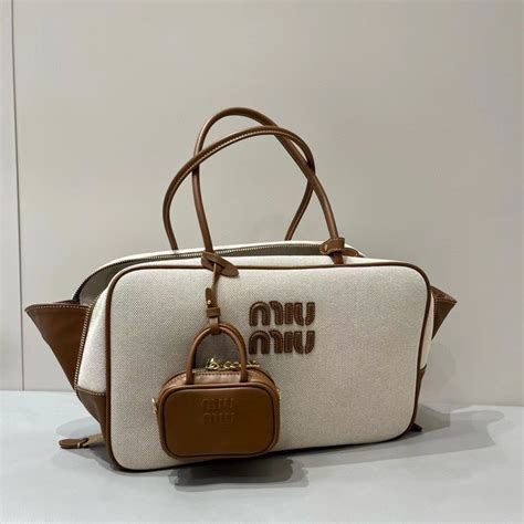 กระเป๋า miu miu